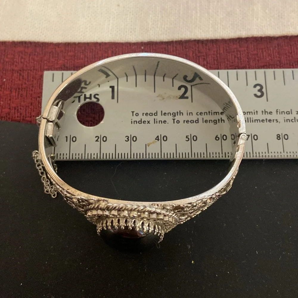 Xxsoldxx Vintage Whiting & Davis Hematite & silver clamp bracelet EUC 6.5" - Picture 6 of 11